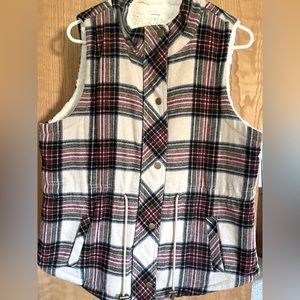 Maurices vest size large color multi